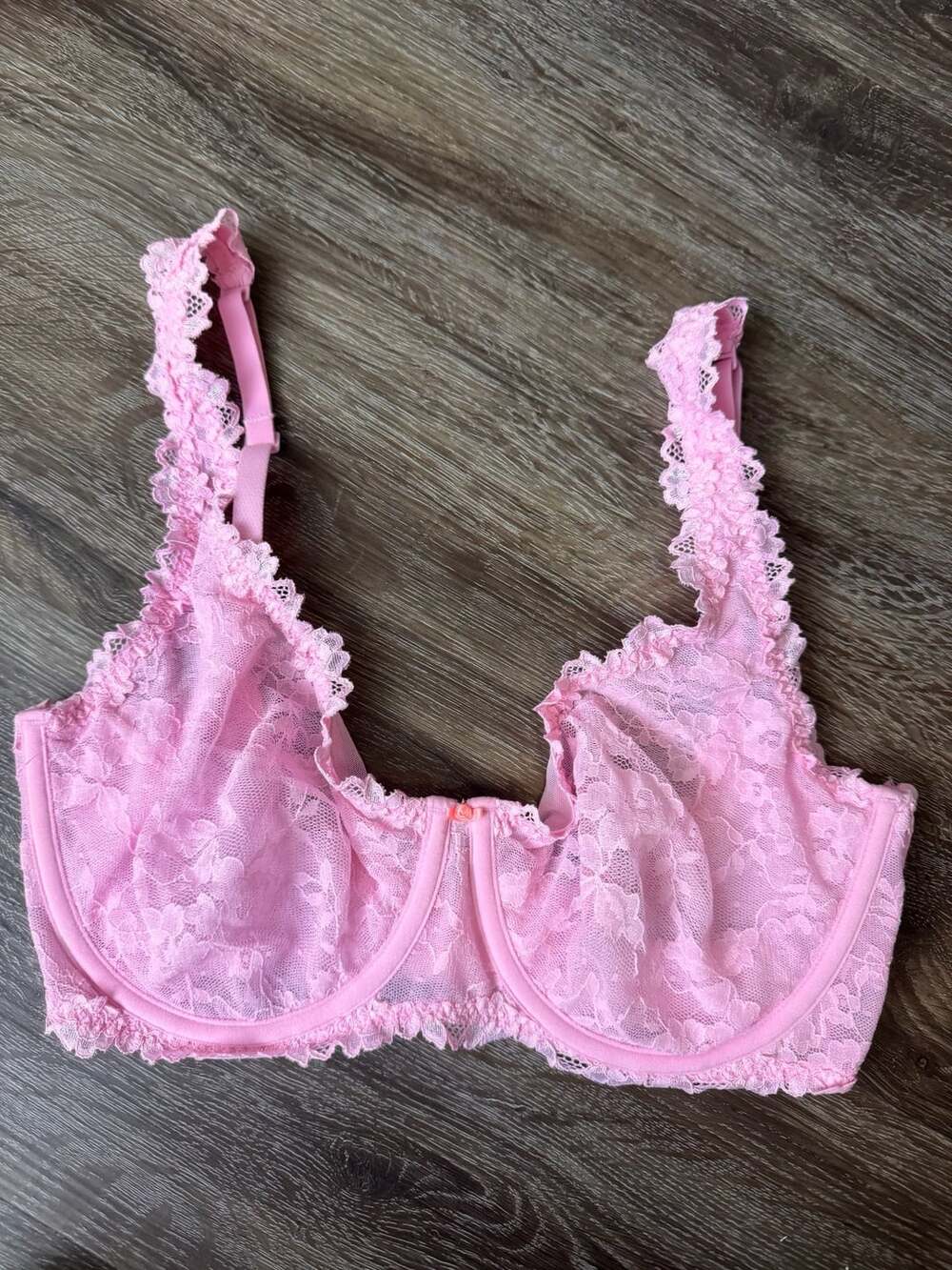SKIMS LIMITED EDITION LACE  Bra Size 32DD NWOT
